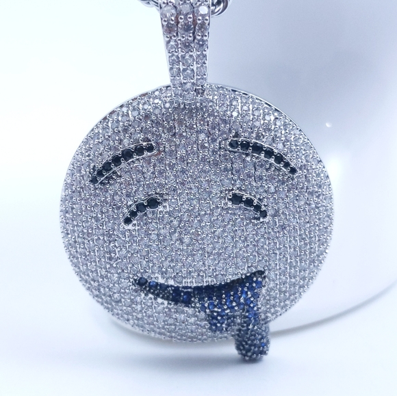 Icy Drooling Emoji + 20" Rope Chains - Picture 7 of 8